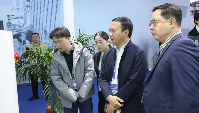 华西魏全_副本.jpg 华西魏全_副本.jpg